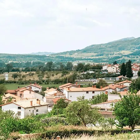 Apartma Mulberry House *