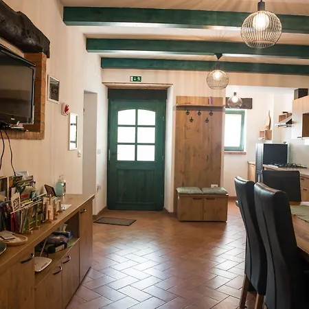 Mulberry House * Sempas