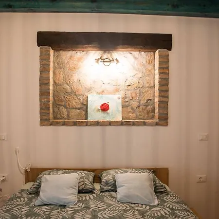 Apartment Mulberry House Sempas