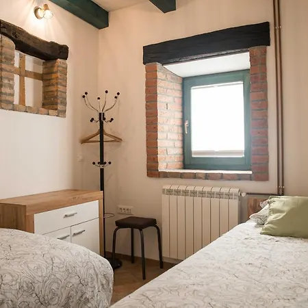 Mulberry House Apartment *