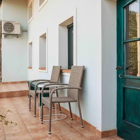 Mulberry House * Sempas