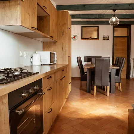 Apartment Mulberry House Sempas