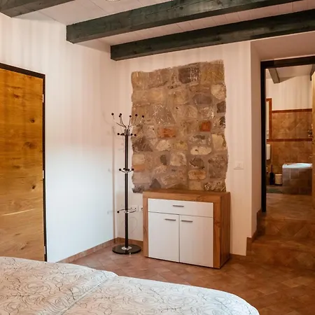 Mulberry House Apartment *