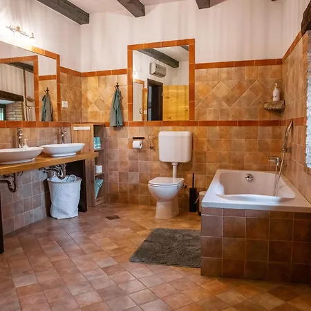 Apartment Mulberry House Sempas