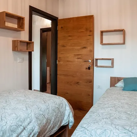 Apartment Mulberry House Sempas