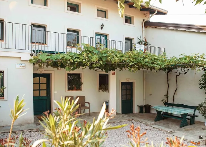 Mulberry House Sempas