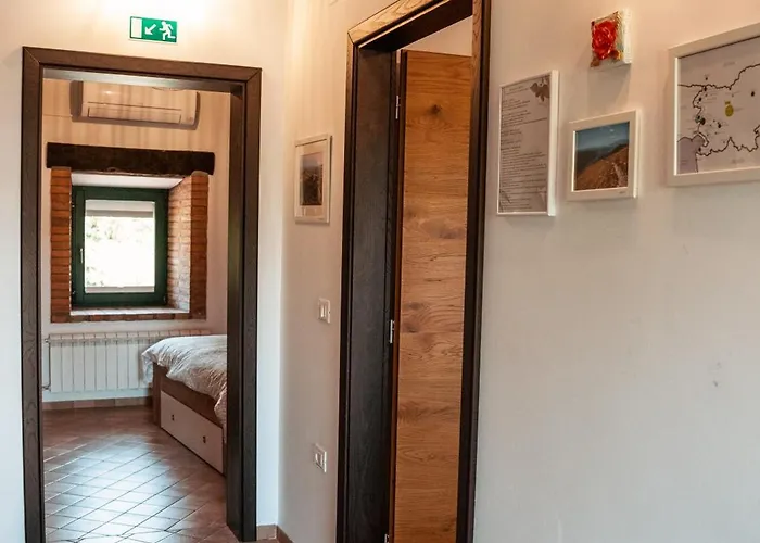 Mulberry House * Sempas