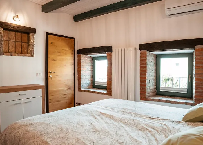 Daire Mulberry House *