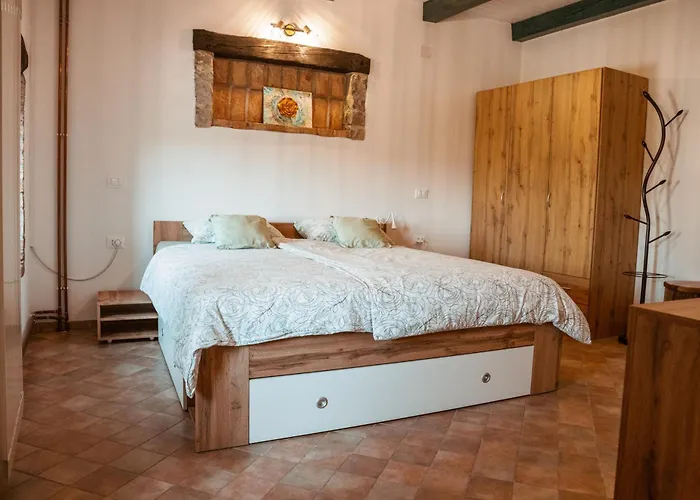 Mulberry House Sempas