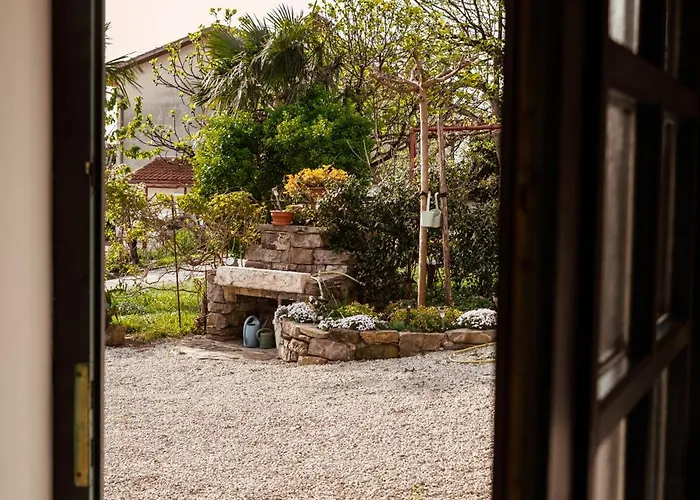 Daire Mulberry House