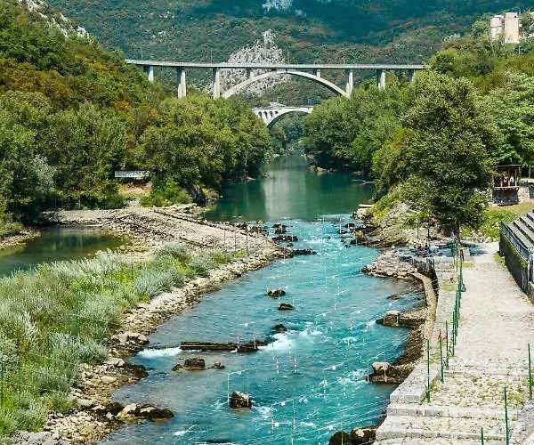 Daire Mulberry House